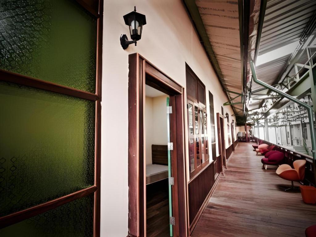 Art Hotel Sanamchai Bangkok Exterior photo